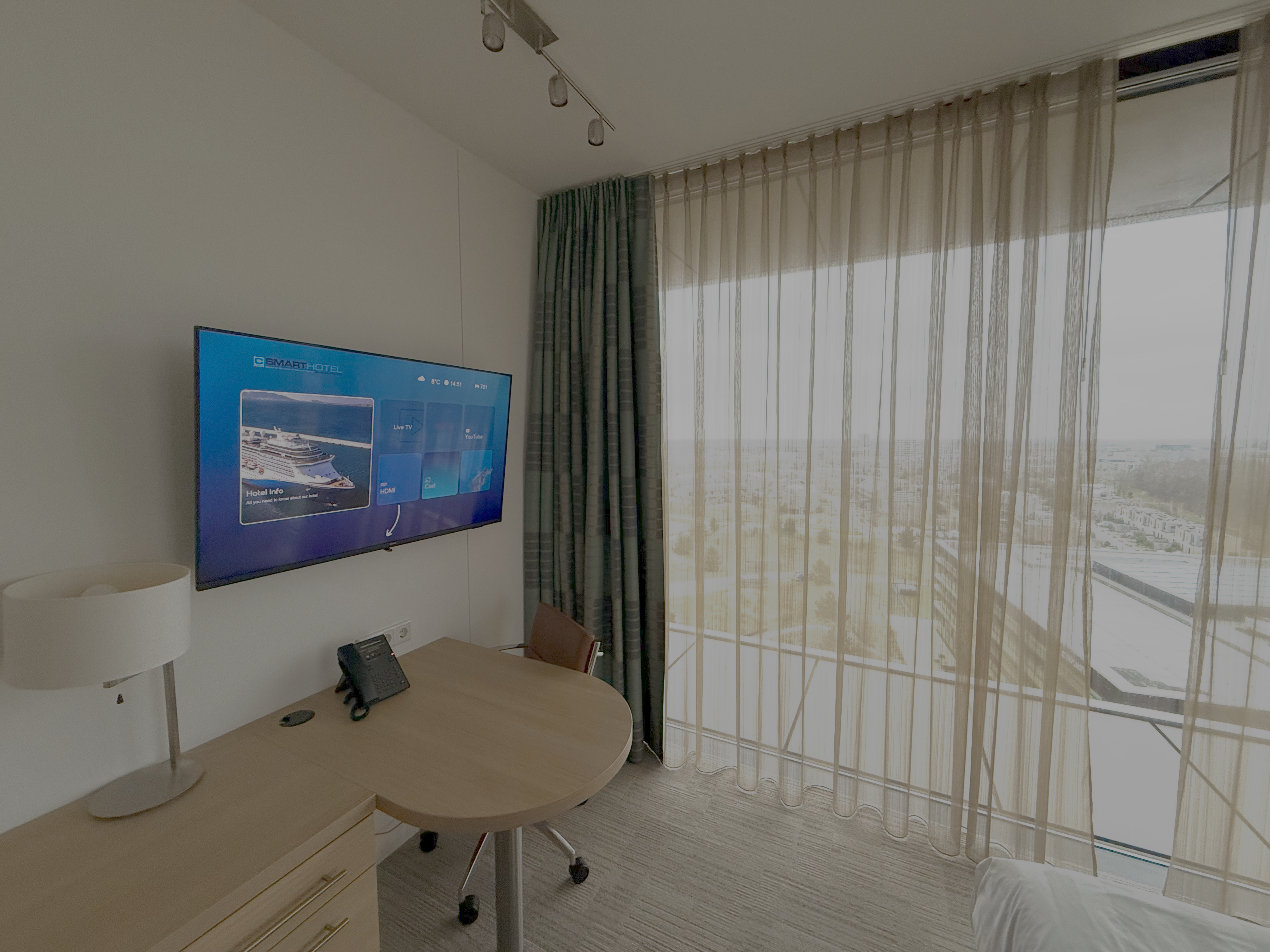 Csmart_Hotel_Almere_IRS_Hospitality_Blog_Csmart_Hotel_Almere: Verbeteren_van_de_Gastervaring_met_Geavanceerde_TV-oplossingen_Alle_Hospitality_Oplossingen_van_IRS_Hospitality_Waarom_Consumenten-TV’s_een_NO_GO_zijn_in_Hotels_|_Kies_voor_een_IP-platform_met_Hotel_TV!